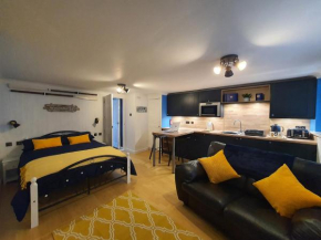 Hayling Hideaway, private cosy annex near to beach